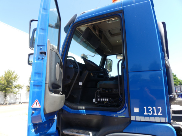 REF:1312 - Camion porte container Volvo FMFH E4 - Camión portacontenedore/ Intercambiable: foto 5 REF:1312 - Camion porte container Volvo FMFH E4 - Camión portacontenedore/ Intercambiable: foto 5