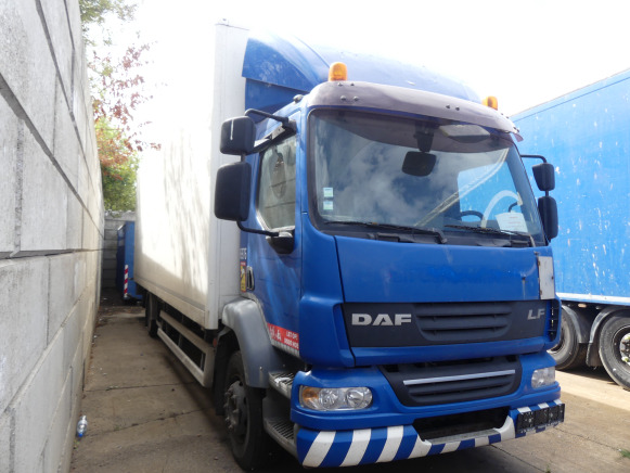REF:6976 - Camion Fourgon DAF FA-LF55 - Camión caja cerrada: foto 2 REF:6976 - Camion Fourgon DAF FA-LF55 - Camión caja cerrada: foto 2