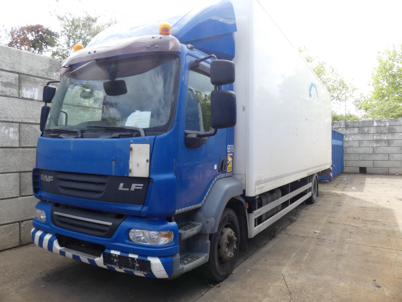 REF:6976 - Camion Fourgon DAF FA-LF55 - Camión caja cerrada: foto 1 REF:6976 - Camion Fourgon DAF FA-LF55 - Camión caja cerrada: foto 1