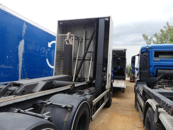 REF:7612 - Camion porte-container DAF FANCF 75 (2012-455.072 km) - Camión multibasculante: foto 4 REF:7612 - Camion porte-container DAF FANCF 75 (2012-455.072 km) - Camión multibasculante: foto 4