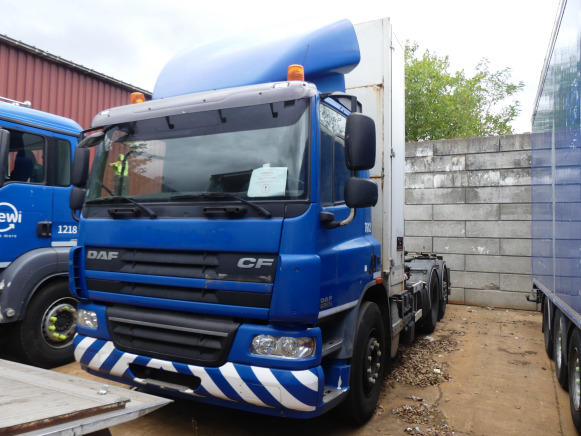 REF:7612 - Camion porte-container DAF FANCF 75 (2012-455.072 km) - Camión multibasculante: foto 1 REF:7612 - Camion porte-container DAF FANCF 75 (2012-455.072 km) - Camión multibasculante: foto 1