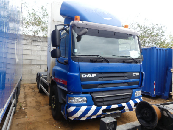 REF:7613 - Camion porte-container DAF FANCF 75 (2012-387.577 km) - Camión multibasculante: foto 2 REF:7613 - Camion porte-container DAF FANCF 75 (2012-387.577 km) - Camión multibasculante: foto 2