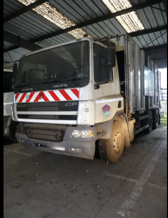 REF:C37 - Camion poubelle (pour pièces) DAF CF75.310 - Camión de basura: foto 1 REF:C37 - Camion poubelle (pour pièces) DAF CF75.310 - Camión de basura: foto 1
