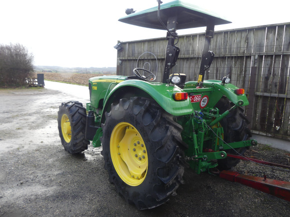 Tracteur John Deere 5065 E - Tractor: foto 3 Tracteur John Deere 5065 E - Tractor: foto 3