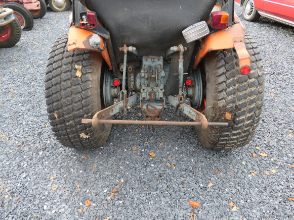 Tracteur pour par cet jardin + faucheuse rotative Kubota 245DT ( VIN:245DT72778) - Tractor: foto 4 Tracteur pour par cet jardin + faucheuse rotative Kubota 245DT ( VIN:245DT72778) - Tractor: foto 4