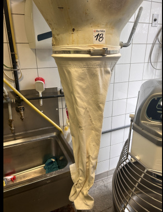 Trémie passeuse avec commande électrique Spiromatic Spido1 - Maquinaria de panadería: foto 3 Trémie passeuse avec commande électrique Spiromatic Spido1 - Maquinaria de panadería: foto 3