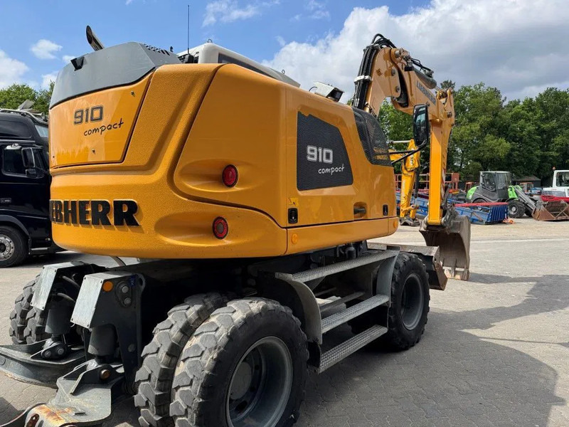 Liebherr A910 compact 2018 4000 uur !! 4x4 - Excavadora de ruedas: foto 4 Liebherr A910 compact 2018 4000 uur !! 4x4 - Excavadora de ruedas: foto 4