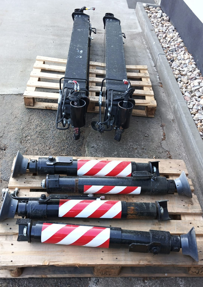 FASSI - PALFINGER - HIAB - HMF - ATLAS additional stabilizers, Zusatzabstützen - Grúa para camión: foto 1 FASSI - PALFINGER - HIAB - HMF - ATLAS additional stabilizers, Zusatzabstützen - Grúa para camión: foto 1