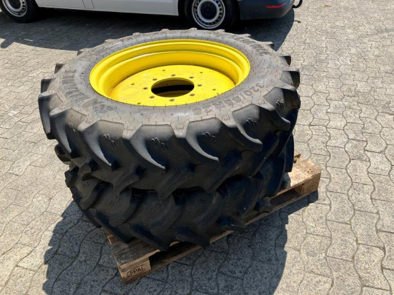 Alliance 320/85R28 - Neumático para Maquinaria agrícola: foto 2 Alliance 320/85R28 - Neumático para Maquinaria agrícola: foto 2