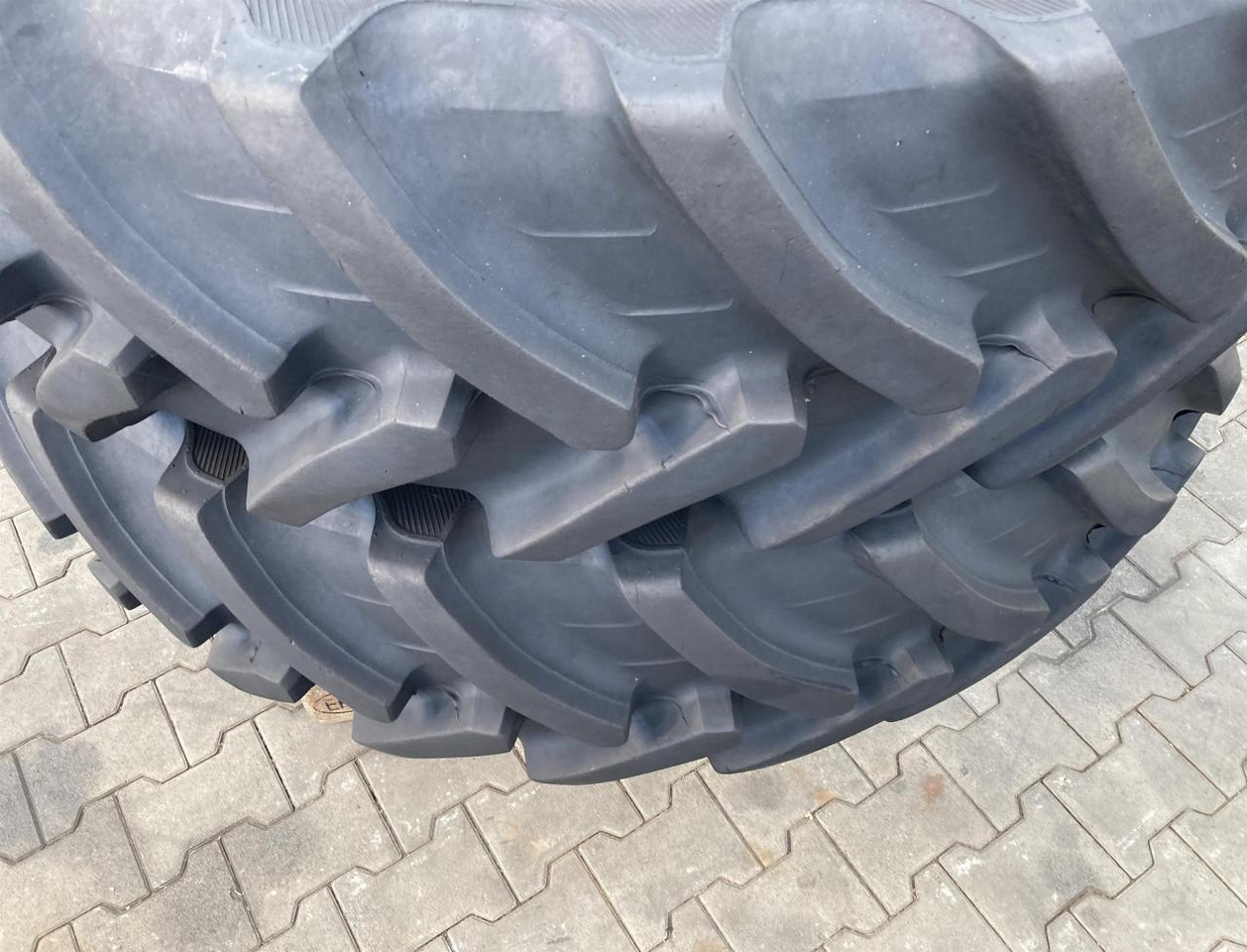 Alliance 380/85R34 - Neumático para Maquinaria agrícola: foto 2 Alliance 380/85R34 - Neumático para Maquinaria agrícola: foto 2