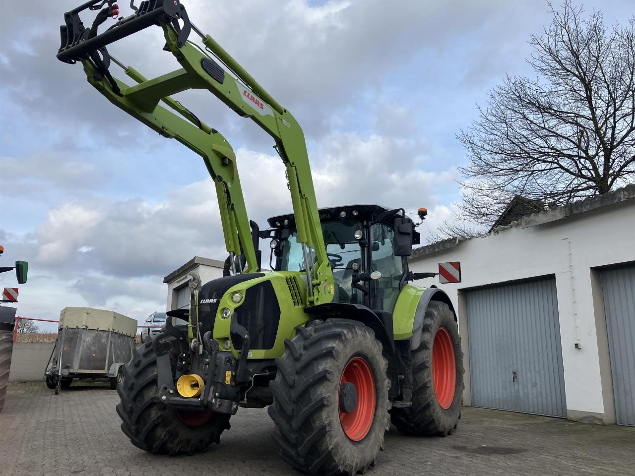 CLAAS Arion 660 C Matic - Tractor: foto 2 CLAAS Arion 660 C Matic - Tractor: foto 2