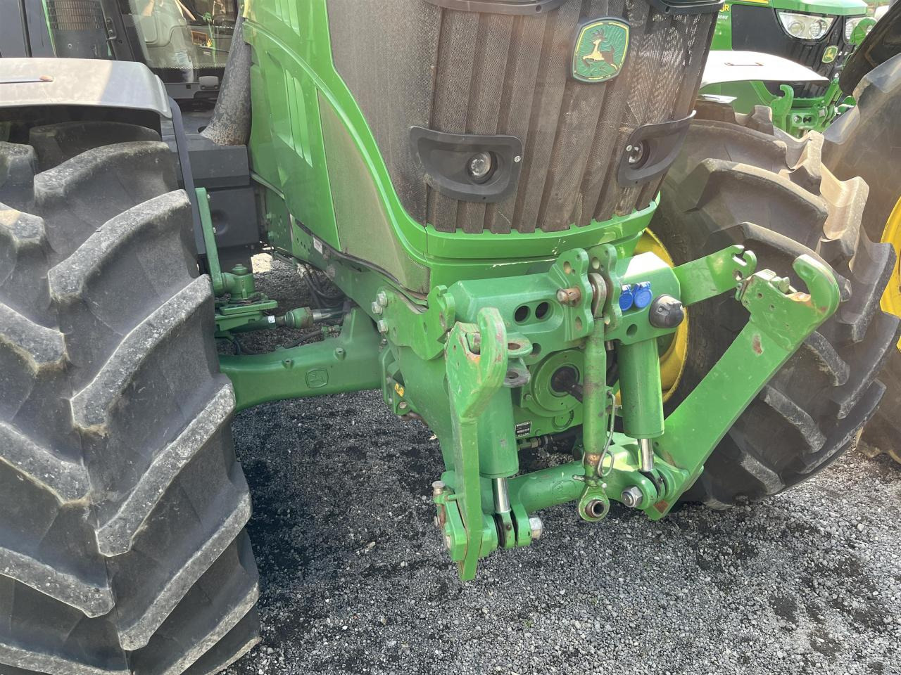 John Deere 6210R - Tractor: foto 2 John Deere 6210R - Tractor: foto 2
