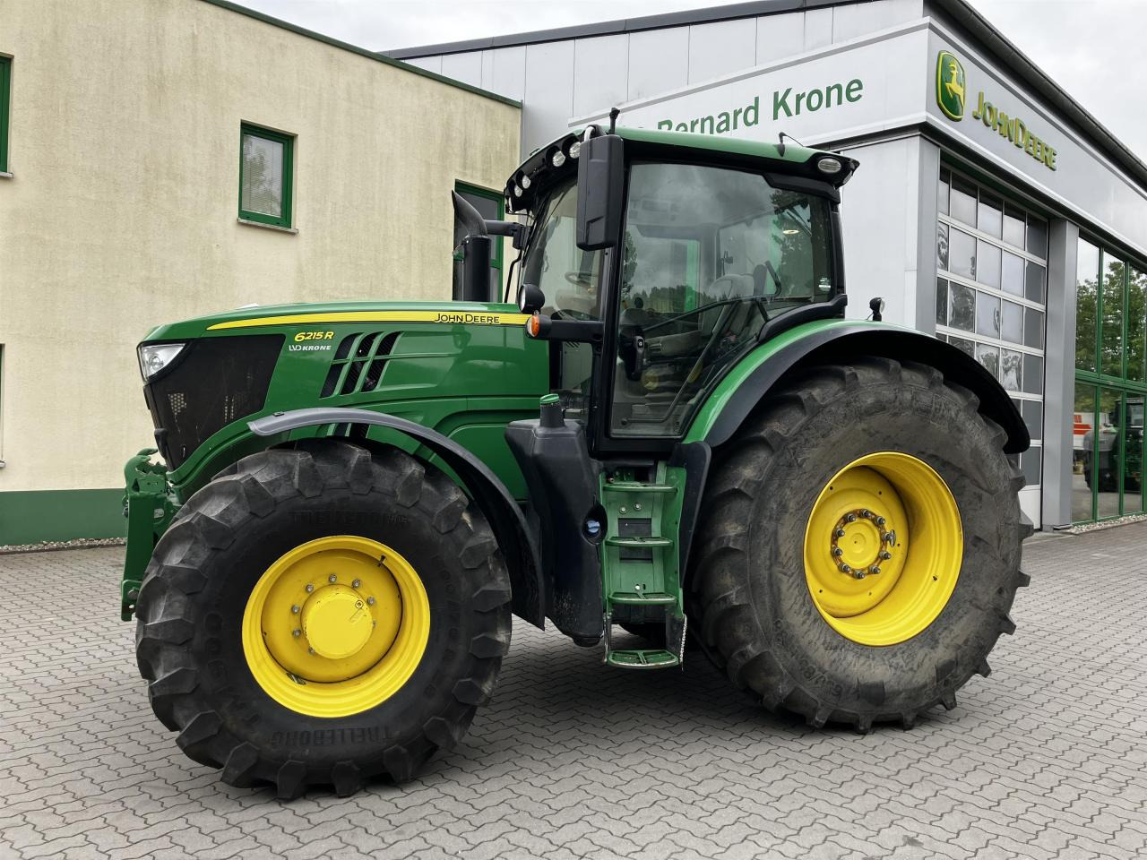 John Deere 6215R - Tractor: foto 1 John Deere 6215R - Tractor: foto 1