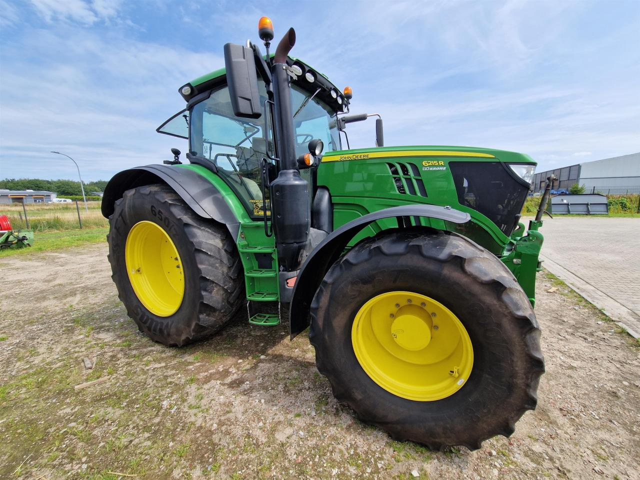 John Deere 6215R - Tractor: foto 2 John Deere 6215R - Tractor: foto 2