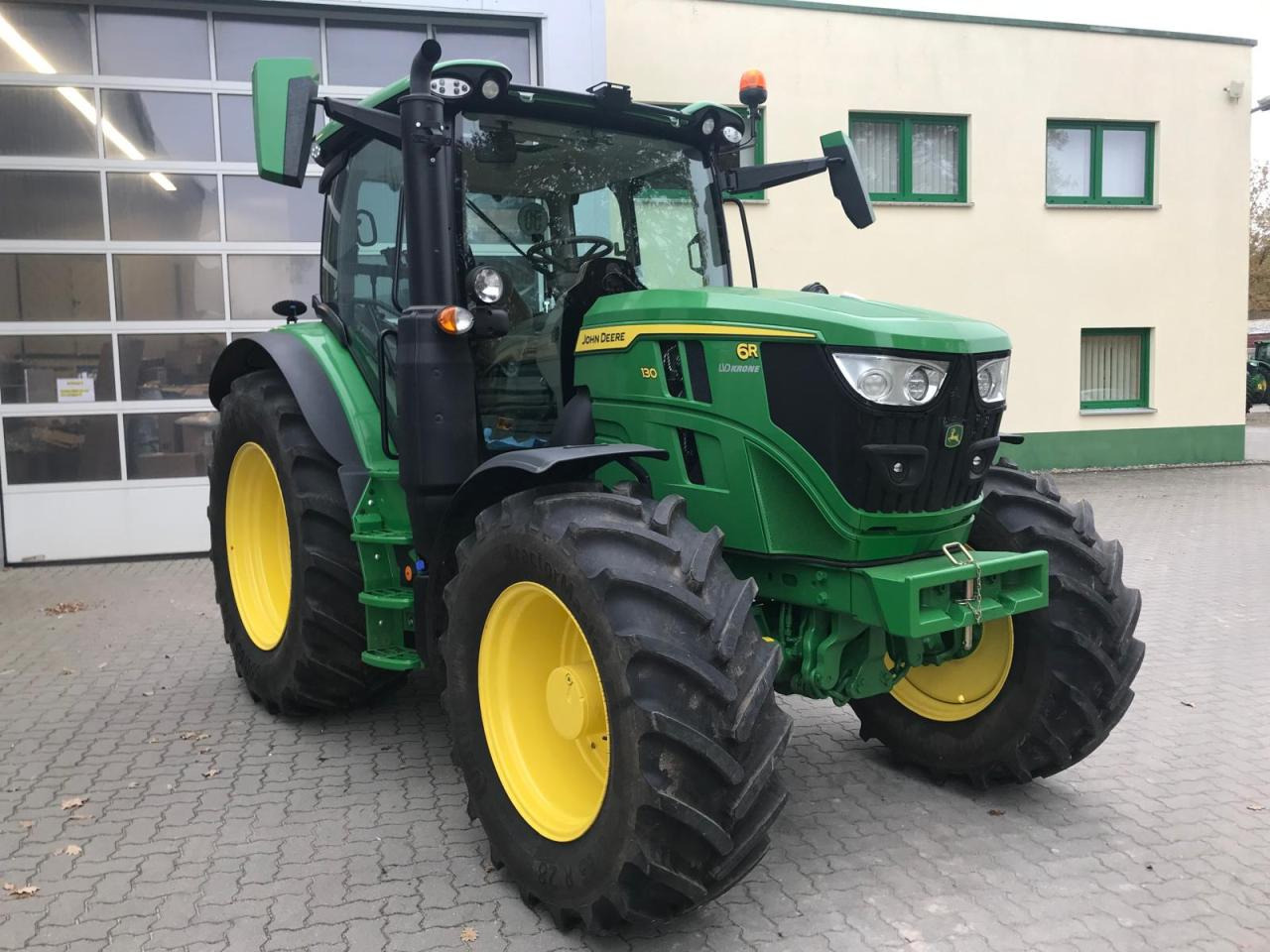 John Deere 6R 130 - Tractor: foto 3 John Deere 6R 130 - Tractor: foto 3