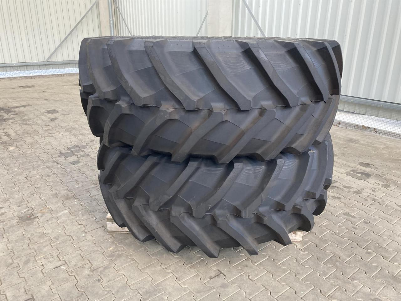 Trelleborg 710/70R42 - Neumático para Maquinaria agrícola: foto 1 Trelleborg 710/70R42 - Neumático para Maquinaria agrícola: foto 1
