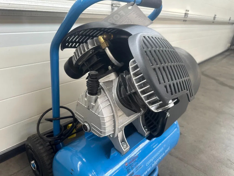 Airpress HL 425-24 Elektrische Zuigercompressor 3 PK 392 L / min 8 Bar Overstock New ! - Compresor de aire: foto 5 Airpress HL 425-24 Elektrische Zuigercompressor 3 PK 392 L / min 8 Bar Overstock New ! - Compresor de aire: foto 5