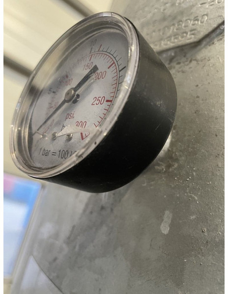 Atlas-Copco 500 Liter Gegalvaniseerde Verticale luchtketel 11 Bar (1 stuks) - Compresor de aire: foto 4 Atlas-Copco 500 Liter Gegalvaniseerde Verticale luchtketel 11 Bar (1 stuks) - Compresor de aire: foto 4