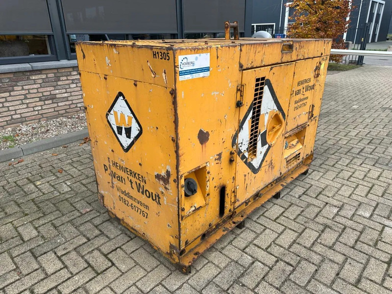 Atlas-Copco Komatsu 40 kVA Silent generatorset - Generador industriale: foto 2 Atlas-Copco Komatsu 40 kVA Silent generatorset - Generador industriale: foto 2