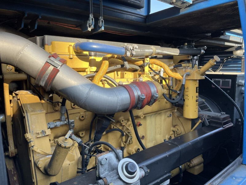 Caterpillar C 13 Leroy Somer 400 kVA Silent generatorset - Generador industriale: foto 4 Caterpillar C 13 Leroy Somer 400 kVA Silent generatorset - Generador industriale: foto 4