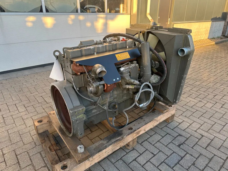 Cummins C300-20 Diesel Engine 300 PK / HP 6 cylinder Diesel motor - Motor para Equipo de manutención: foto 2 Cummins C300-20 Diesel Engine 300 PK / HP 6 cylinder Diesel motor - Motor para Equipo de manutención: foto 2