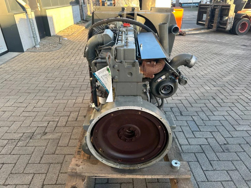 Cummins C300-20 Diesel Engine 300 PK / HP 6 cylinder Diesel motor - Motor para Equipo de manutención: foto 4 Cummins C300-20 Diesel Engine 300 PK / HP 6 cylinder Diesel motor - Motor para Equipo de manutención: foto 4