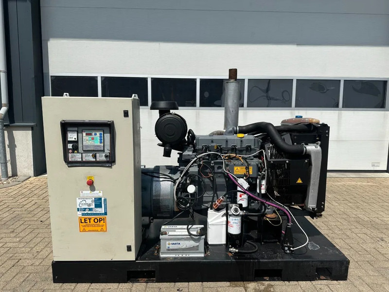 Deutz BF4M 1013 EC Mecc Alte Spa 105 kVA noodstroom generatorset met ATS Automatische Netovername - Generador industriale: foto 1 Deutz BF4M 1013 EC Mecc Alte Spa 105 kVA noodstroom generatorset met ATS Automatische Netovername - Generador industriale: foto 1