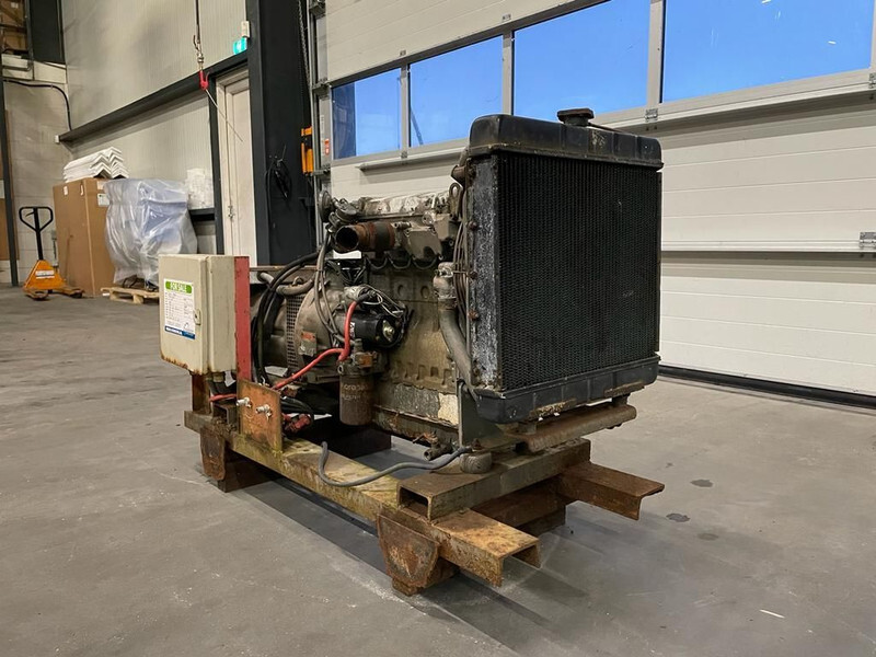 Deutz F4M 1008 SDMO 10 kVA generatorset - Generador industriale: foto 3 Deutz F4M 1008 SDMO 10 kVA generatorset - Generador industriale: foto 3