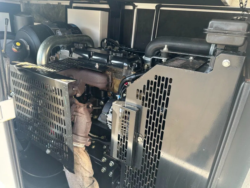 GESAN DPR 60 Perkins Leroy Somer 60 kVA Silent Rental generatorset - Generador industriale: foto 3 GESAN DPR 60 Perkins Leroy Somer 60 kVA Silent Rental generatorset - Generador industriale: foto 3