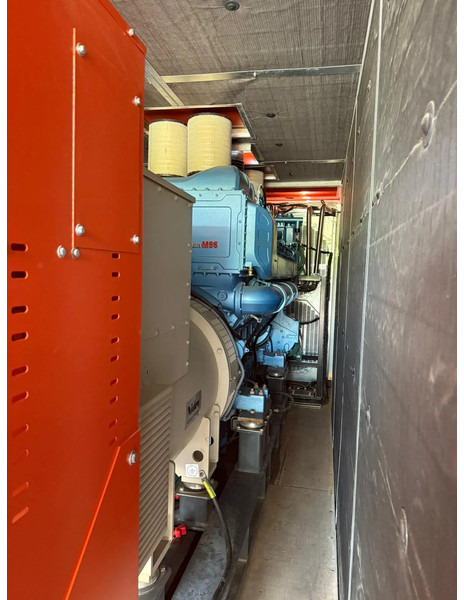 Grupel Baudouin 2200 kVA Silent generatorset in 40 ft container Overstock New ! - Generador industriale: foto 5 Grupel Baudouin 2200 kVA Silent generatorset in 40 ft container Overstock New ! - Generador industriale: foto 5