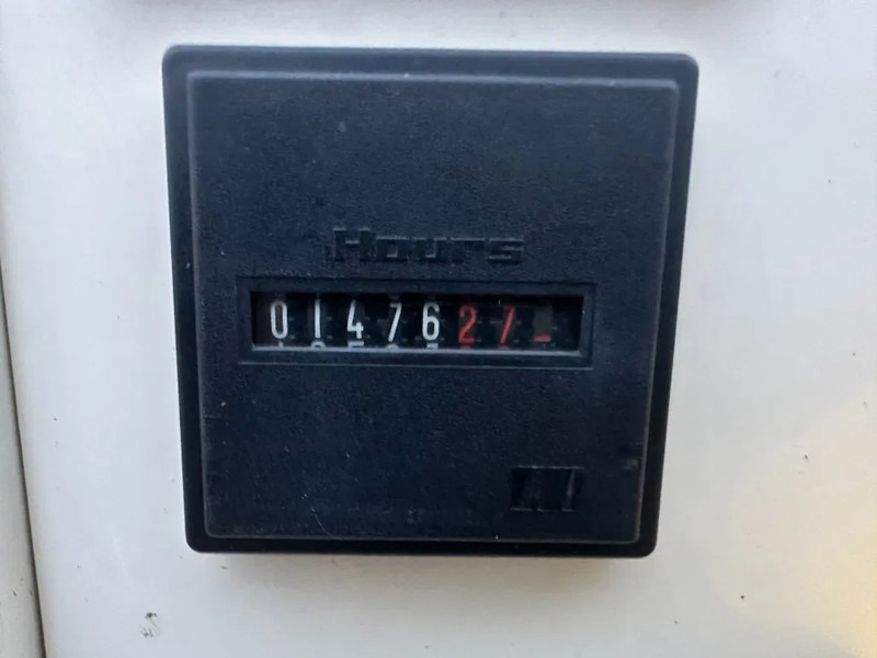Iveco 8061 SI 07.05 A 550 Marelli 100 kVA noodstroom generatorset - Generador industriale: foto 4 Iveco 8061 SI 07.05 A 550 Marelli 100 kVA noodstroom generatorset - Generador industriale: foto 4