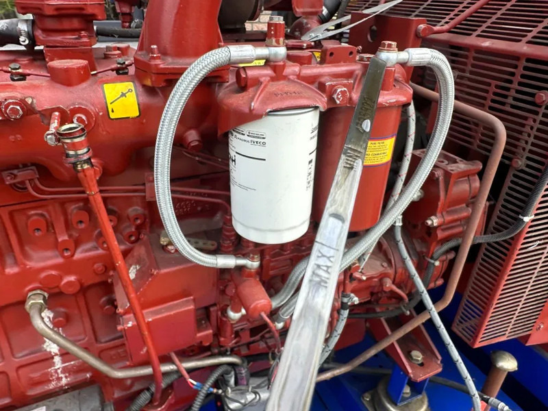 Iveco 8361 SRI 26.07 A550 Leroy Somer 292 kVA generatorset ex Emergency - Generador industriale: foto 5 Iveco 8361 SRI 26.07 A550 Leroy Somer 292 kVA generatorset ex Emergency - Generador industriale: foto 5