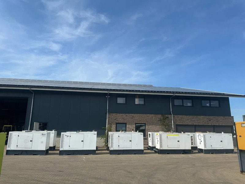 Generador industriale Iveco FPT NEF45 SM1A.A004 Stamford 60 kVA Silent Renrtal generatorset: foto 9
