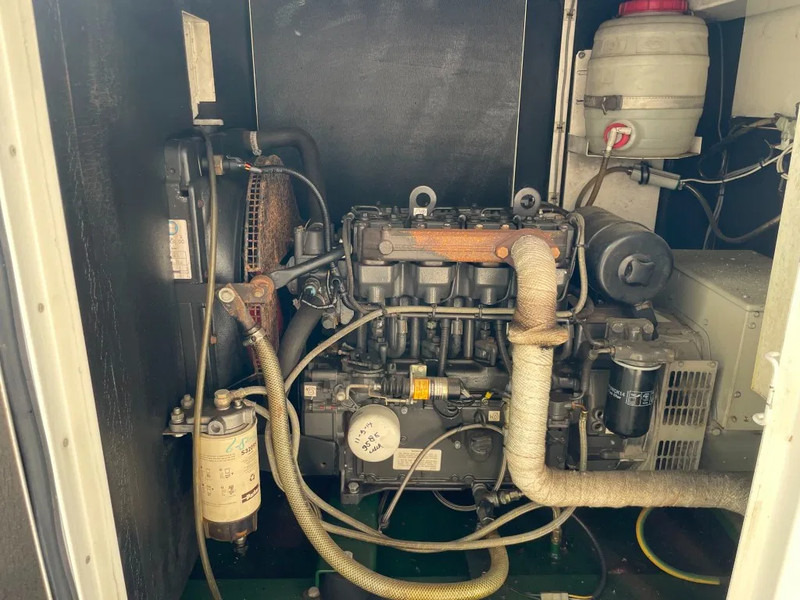 Lister Hybride powerpack 16 kVA + 1500Ah batterypack (NEW!!!) - Generador industriale: foto 5 Lister Hybride powerpack 16 kVA + 1500Ah batterypack (NEW!!!) - Generador industriale: foto 5