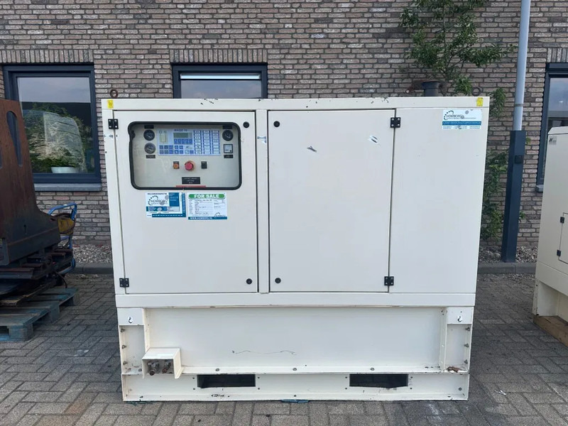 Lombardini LDW 1003 Mecc Alte Spa 7 kVA Supersilent noodstroom generatorset - Generador industriale: foto 1 Lombardini LDW 1003 Mecc Alte Spa 7 kVA Supersilent noodstroom generatorset - Generador industriale: foto 1