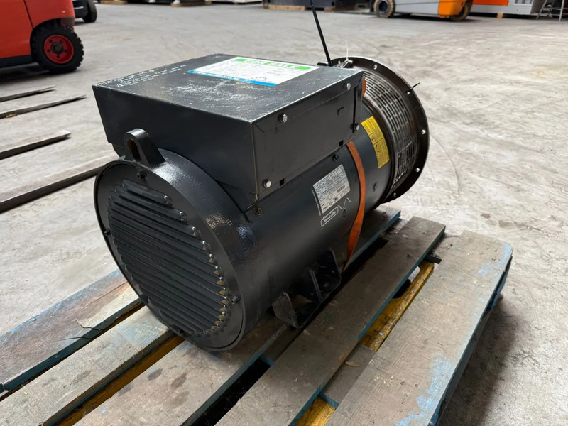 MECC ALTE SPA ECO 32-3L/4 Generatordeel 78 kVA Alternator - Generador industriale: foto 2 MECC ALTE SPA ECO 32-3L/4 Generatordeel 78 kVA Alternator - Generador industriale: foto 2