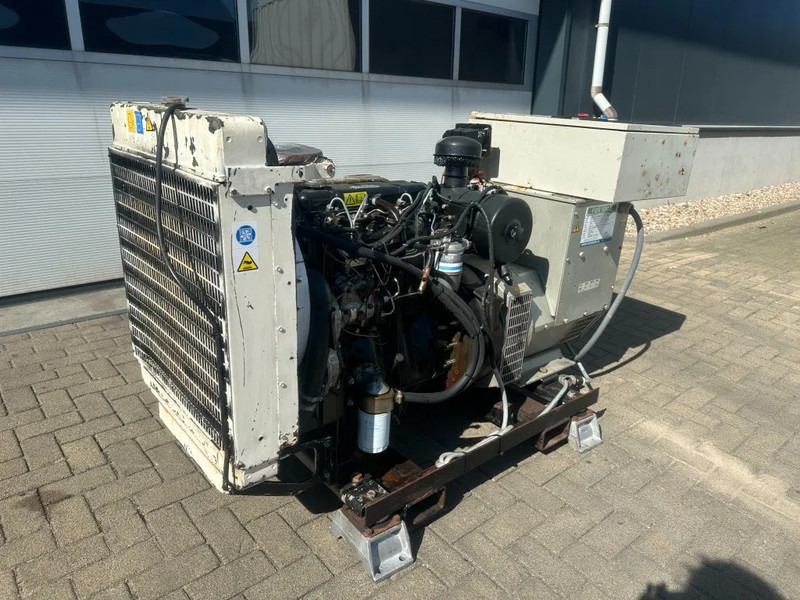 Generador industriale Perkins T4.236 Stamford 60 kVA generatorset 645 hours !: foto 13