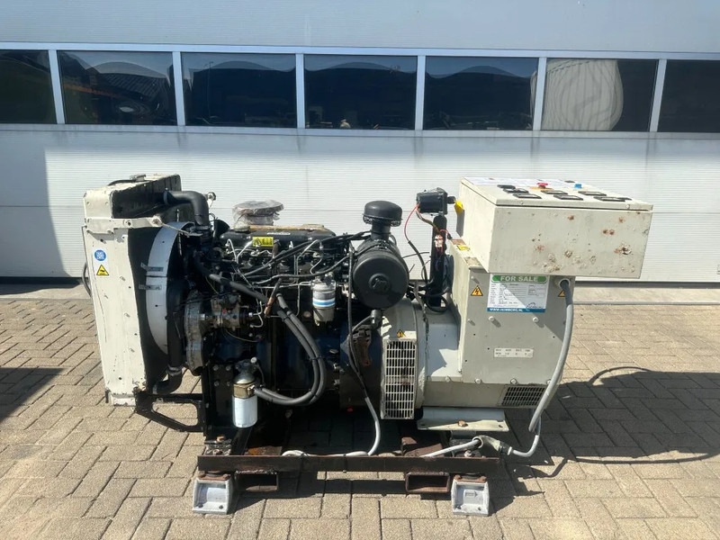 Perkins T4.236 Stamford 60 kVA generatorset 645 hours ! - Generador industriale: foto 1 Perkins T4.236 Stamford 60 kVA generatorset 645 hours ! - Generador industriale: foto 1