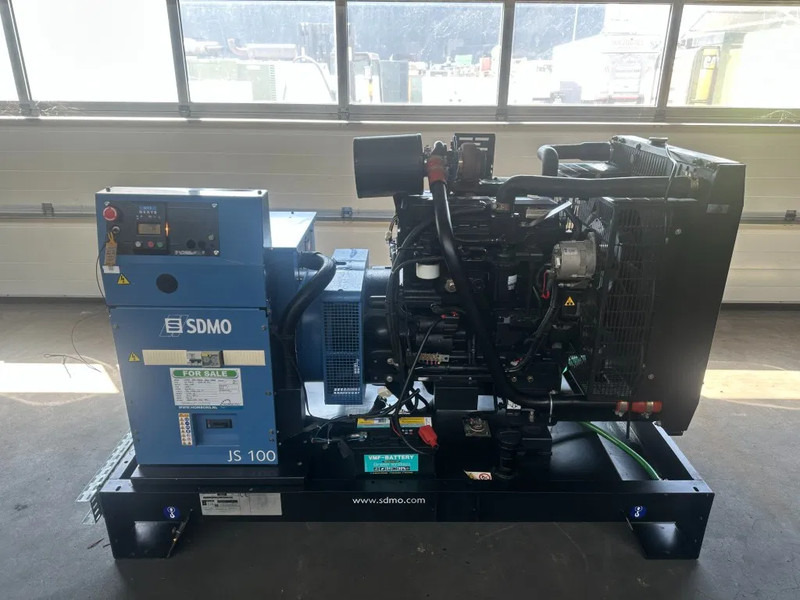 SDMO JS100K John Deere Leroy Somer 100 kVA generatorset - Generador industriale: foto 1 SDMO JS100K John Deere Leroy Somer 100 kVA generatorset - Generador industriale: foto 1