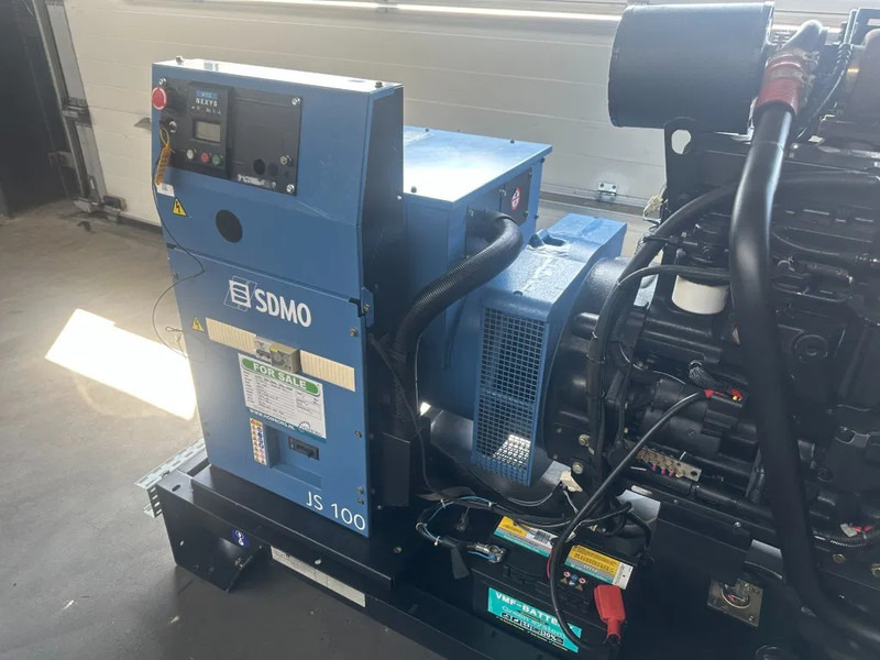 SDMO JS100K John Deere Leroy Somer 100 kVA generatorset - Generador industriale: foto 2 SDMO JS100K John Deere Leroy Somer 100 kVA generatorset - Generador industriale: foto 2
