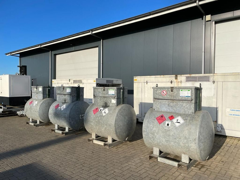 Dieseltank Rietberg 1000 liter Dieseltank Gegalvaniseerd IBC met keuring ! - Tanque de almacenamiento: foto 3 Dieseltank Rietberg 1000 liter Dieseltank Gegalvaniseerd IBC met keuring ! - Tanque de almacenamiento: foto 3