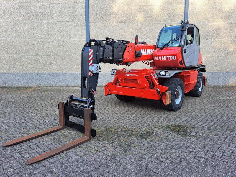 Manitou MRT 2150+ Privilege All-Terrain Rotating Telehandler (2015) - Manipulador telescópico: foto 1 Manitou MRT 2150+ Privilege All-Terrain Rotating Telehandler (2015) - Manipulador telescópico: foto 1