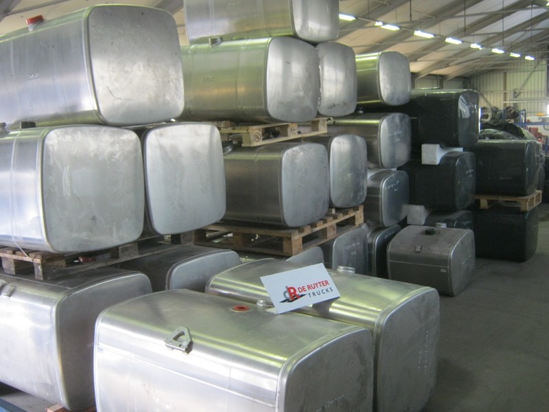 DAF Brandstoftanks voor CF en XF (aluminium) - Sistema de combustible: foto 1 DAF Brandstoftanks voor CF en XF (aluminium) - Sistema de combustible: foto 1