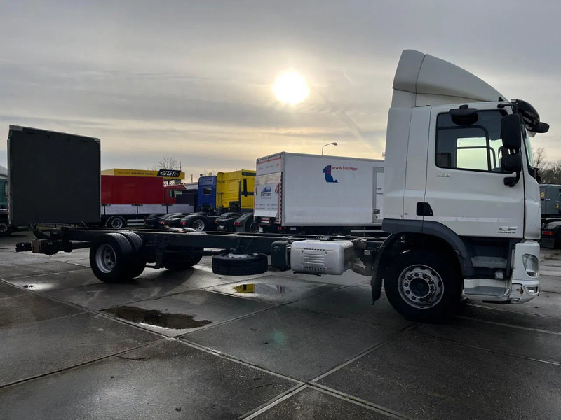 DAF CF 260 CF 260 FA CHASSIS CABINE EURO 6 - Camión chasis: foto 4 DAF CF 260 CF 260 FA CHASSIS CABINE EURO 6 - Camión chasis: foto 4