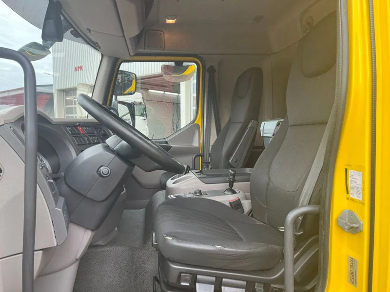 Camión caja cerrada DAF LF 210 FA 12 TN: foto 19