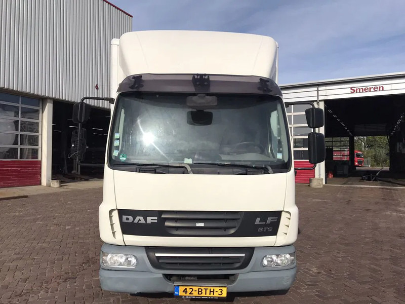 DAF LF 45 12.220 EURO 5 EEV - Camión caja cerrada: foto 2 DAF LF 45 12.220 EURO 5 EEV - Camión caja cerrada: foto 2