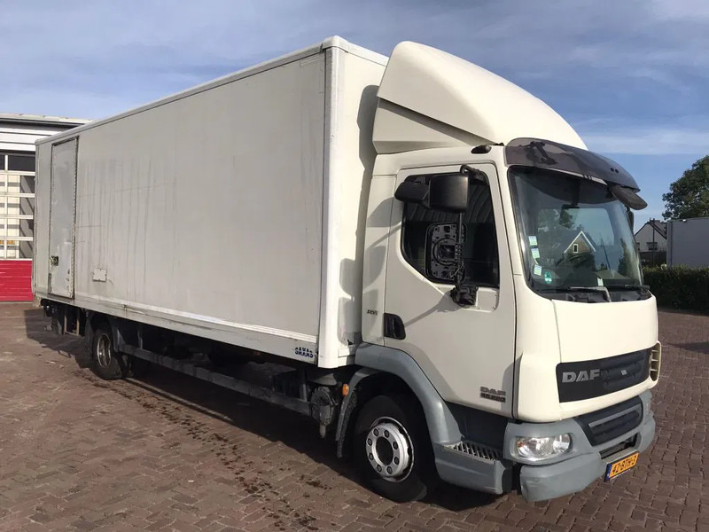 DAF LF 45 12.220 EURO 5 EEV - Camión caja cerrada: foto 3 DAF LF 45 12.220 EURO 5 EEV - Camión caja cerrada: foto 3
