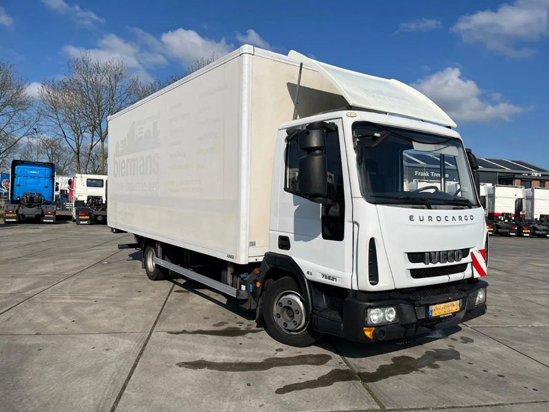 Iveco EuroCargo 75 E21 MANUAL - Camión caja cerrada: foto 4 Iveco EuroCargo 75 E21 MANUAL - Camión caja cerrada: foto 4