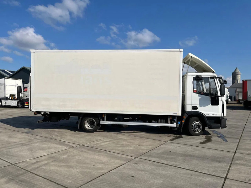 Iveco EuroCargo 75 E21 MANUAL - Camión caja cerrada: foto 5 Iveco EuroCargo 75 E21 MANUAL - Camión caja cerrada: foto 5