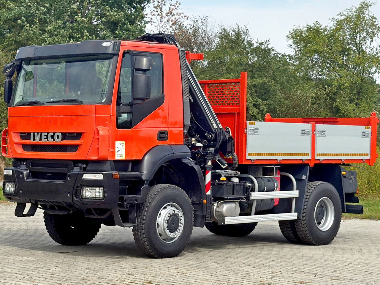 Iveco TRAKKER 190T36 * HIAB 111 ES-2 HIDUO * 4x4 * TOP - Camión grúa: foto 4 Iveco TRAKKER 190T36 * HIAB 111 ES-2 HIDUO * 4x4 * TOP - Camión grúa: foto 4